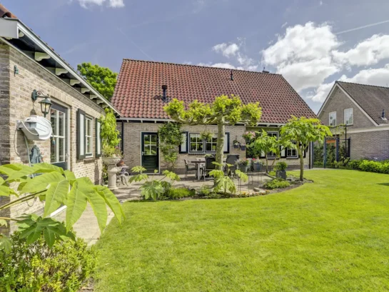 {{brizy_dc_image_alt imageSrc=